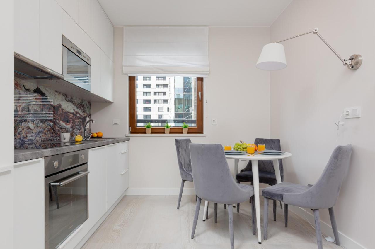 City Center Apartments Grzybowska With Parking By Noclegi Renters Varsó Kültér fotó